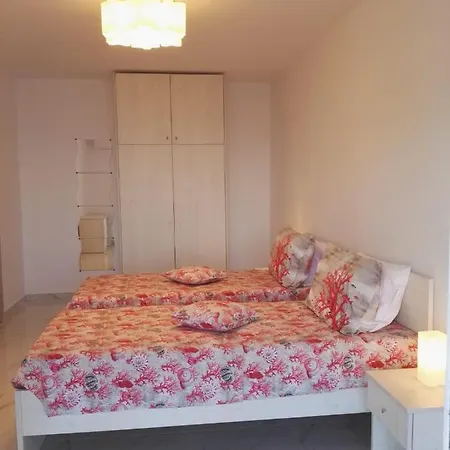 Bouganville Stegna Semesterbostad