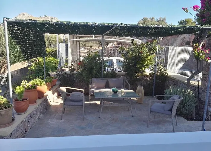 Bouganville Stegna Сasa de vacaciones